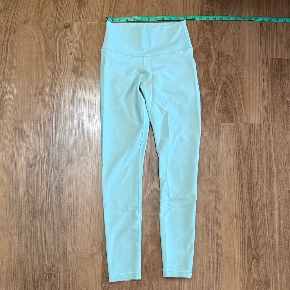 Aritzia TnAction Butter high rise leggings Small